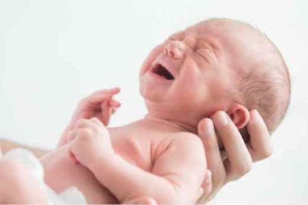 Colic and Your Baby : 11 Tips To Minimize Colic Symptoms. 16 Colic and Your Baby 11 Tips To Minimize Colic Symptoms.